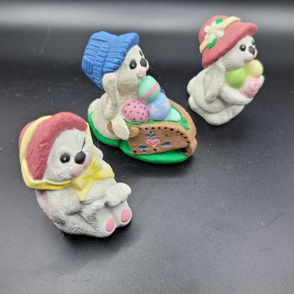 Easter Egg Bunny Rabbit Figurines Set of Three Bonnet Festive Spring - Picture 5 of 5